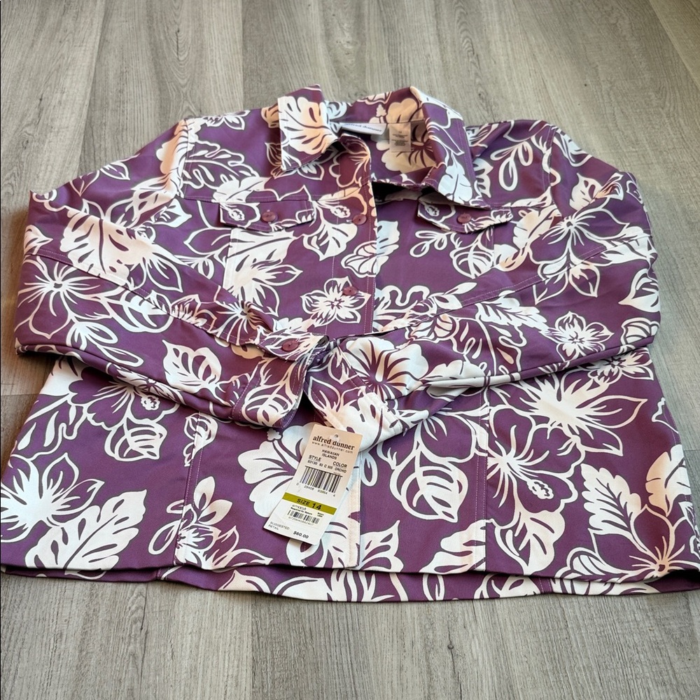 Alfred Dunner Purple and White Floral Button-Down Top.        CAJA.  #. 1